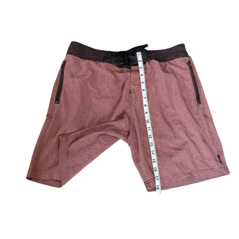 O'Neill Mauve Stripe Accent Hybrid‎ Board Shorts Size 30 Coastal Gorpcore Surf